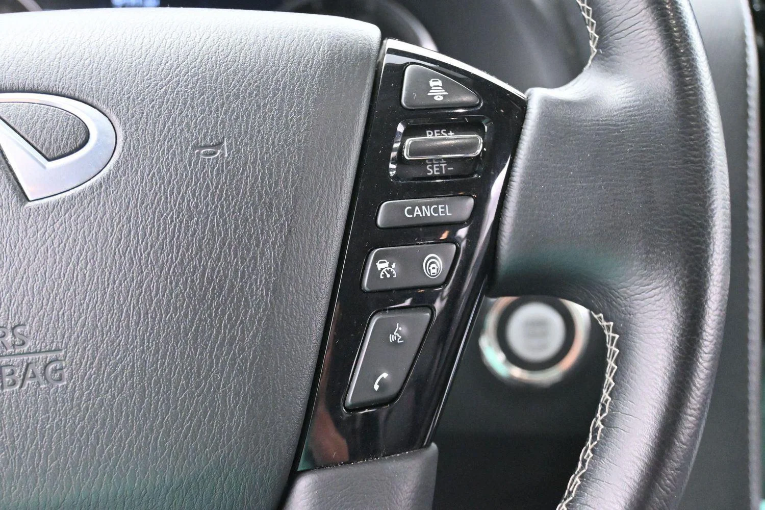 Used 2024 Anthracite Gray INFINITI LUXE image 23