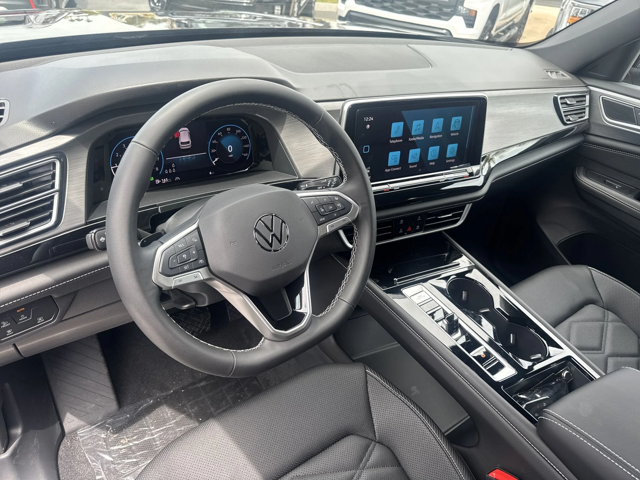 New 2026 Deep Black Pearl Volkswagen 2.0T SE w/Technology image 15