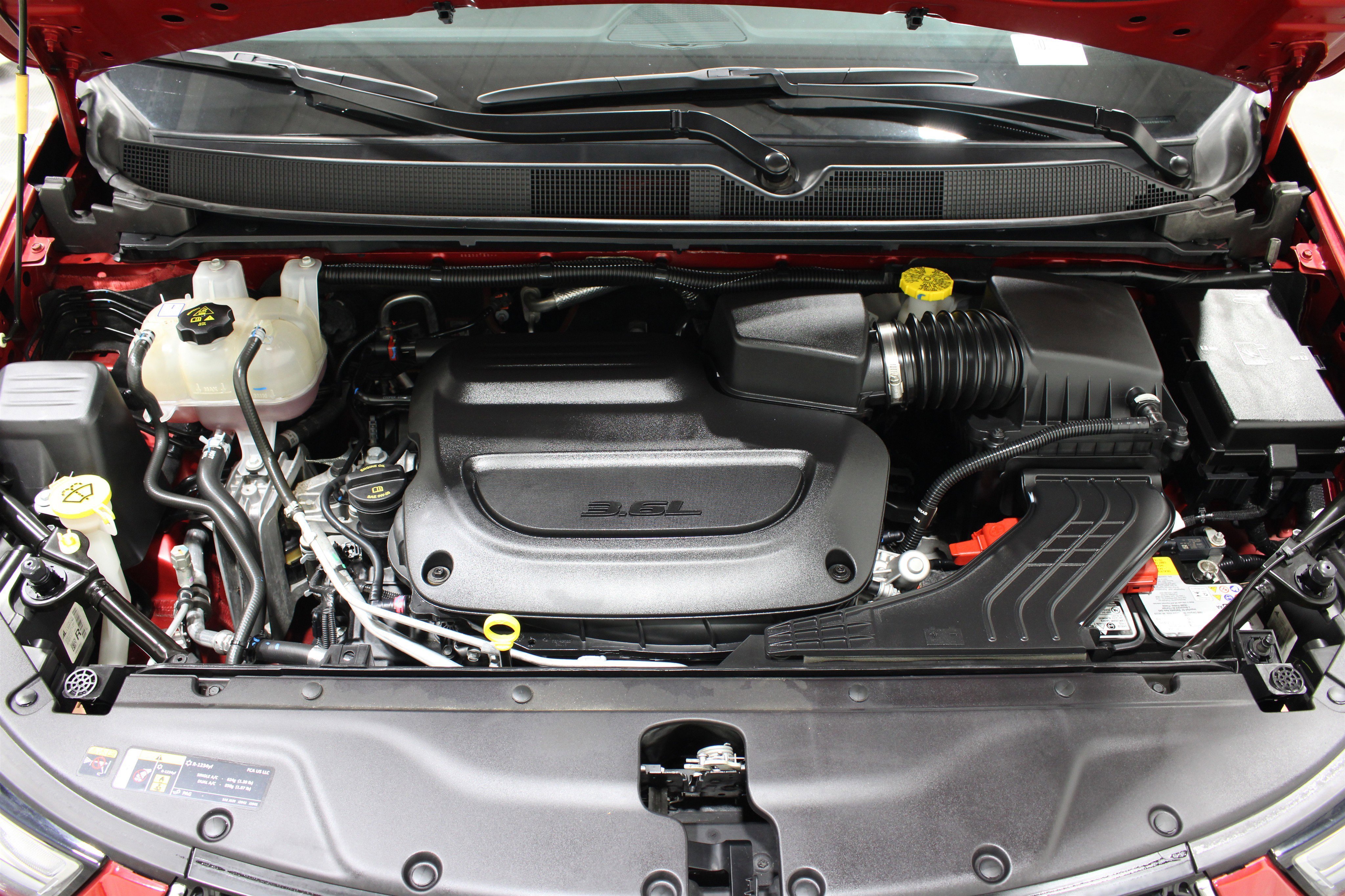 Used 2025 Red Hot Pearlcoat Chrysler Select image 40