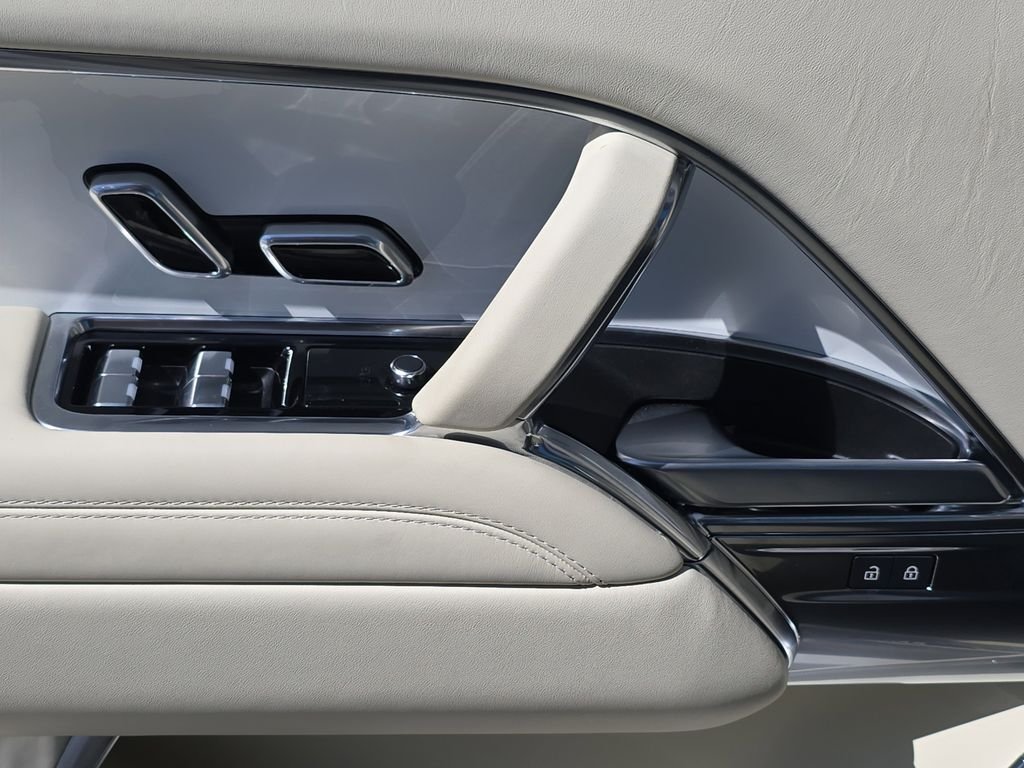 New 2025 Icy White Satin Land Rover SV LWB image 28