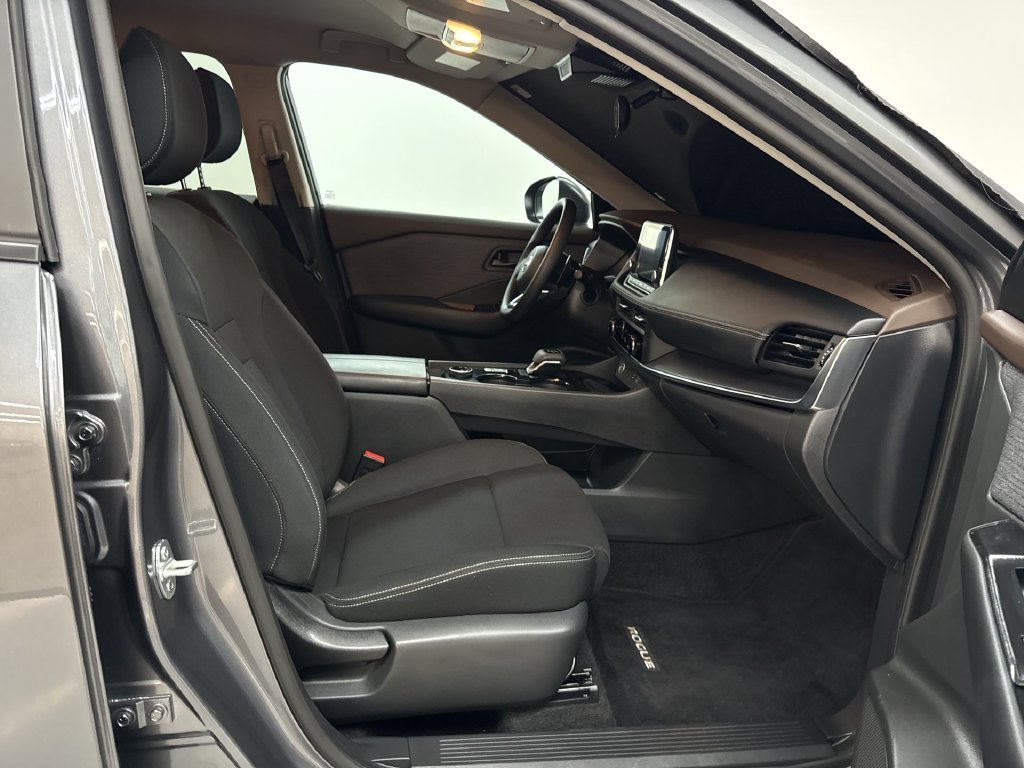 Used 2023 Gun Metallic Nissan S image 17