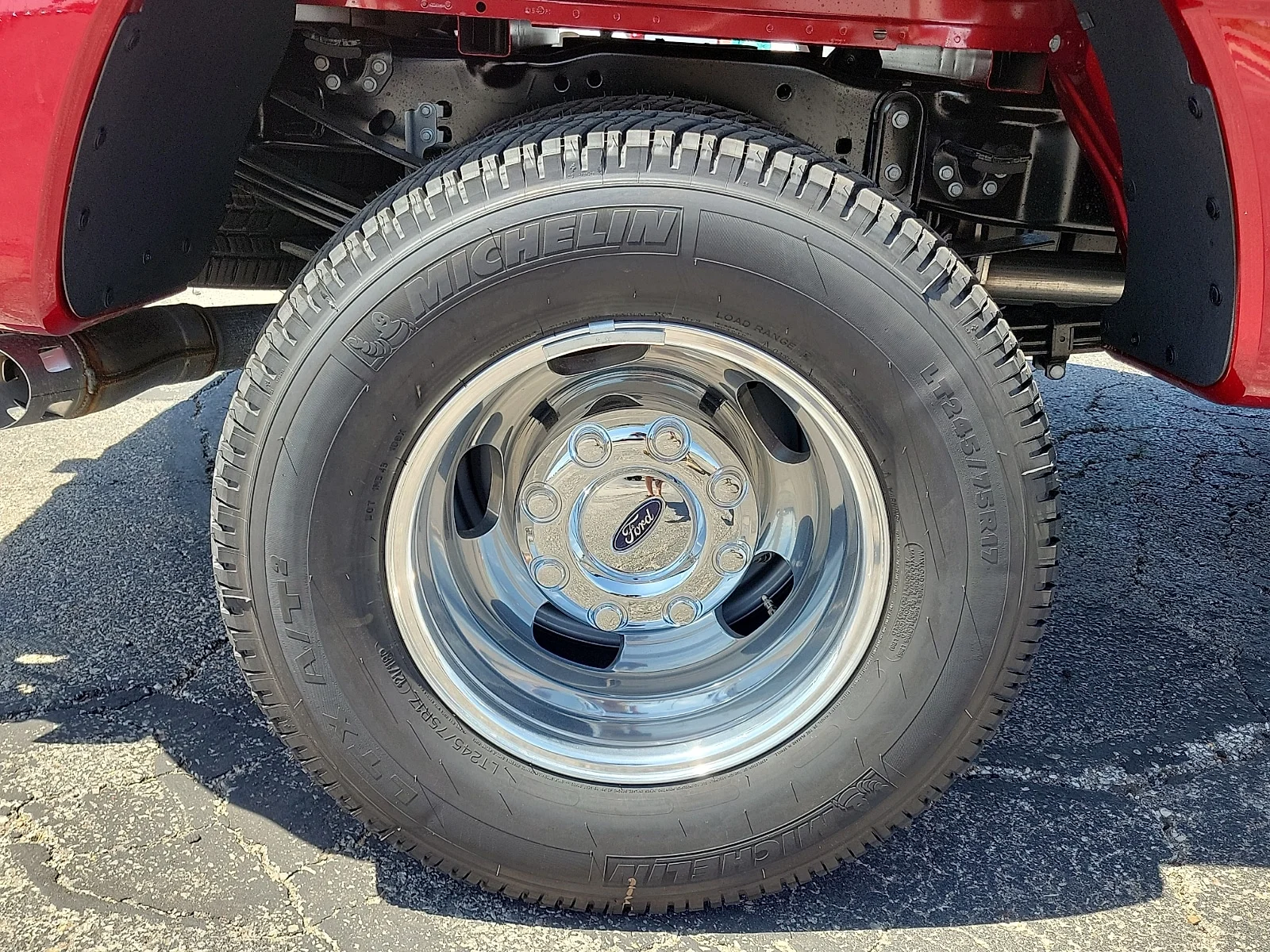 New 2026 Ruby Red Metallic Tinted Clearcoat Ford F-350&reg; Lariat&reg; image 7