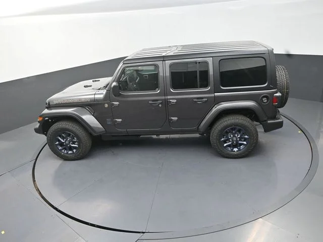 New 2026 Granite Crystal Metallic Clear-Coat Exterior Paint Jeep  image 14