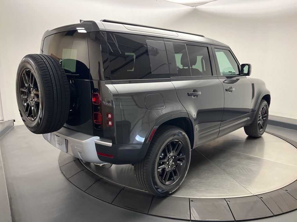 Used 2025 Carpathian Grey Prem Met Land Rover S image 4