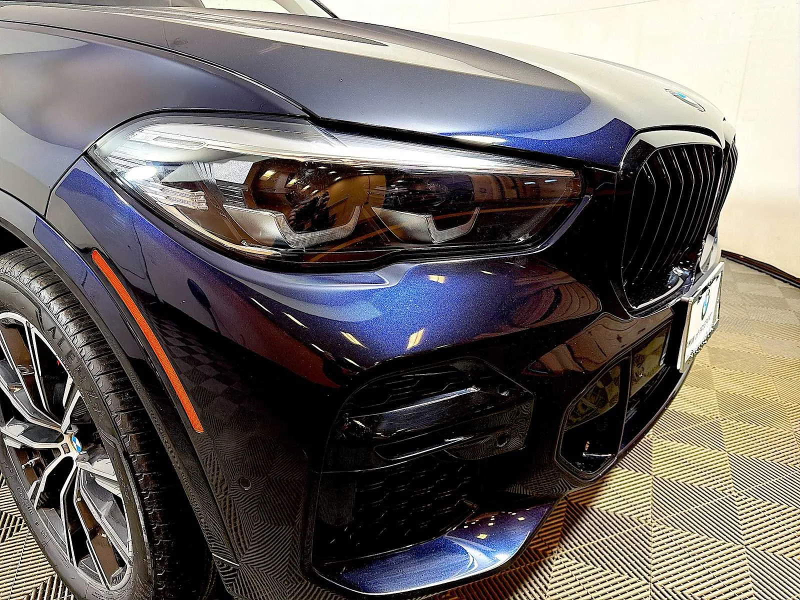 Certified Used 2023 Carbon Black Metallic BMW xDrive40i image 20