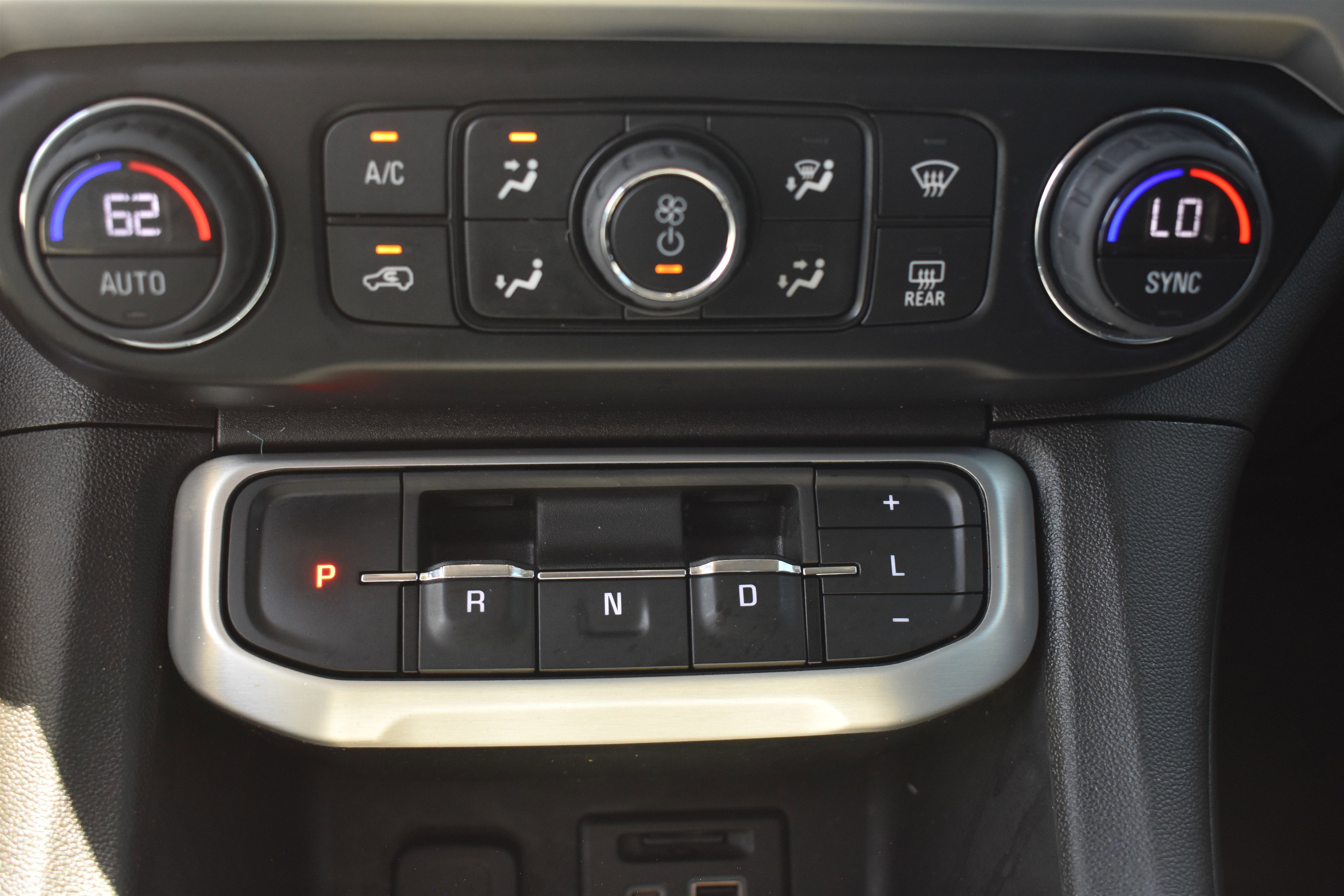 Used 2023 Sterling Metallic GMC SLT image 29