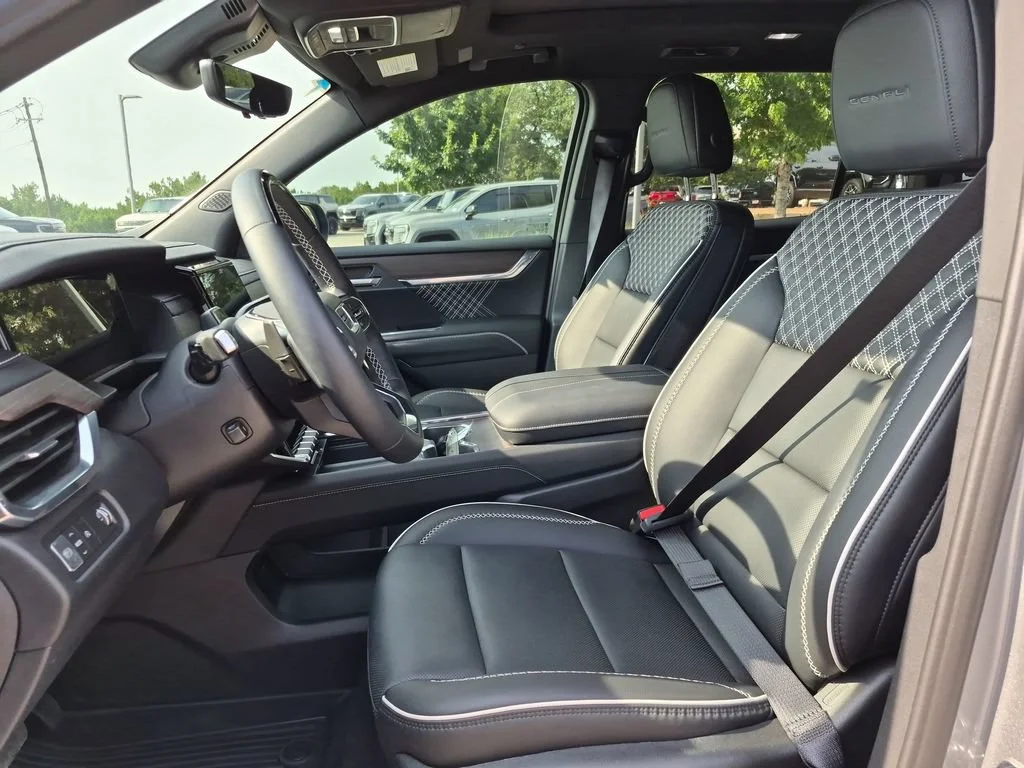 2026 GMC Acadia Denali - Photo 19