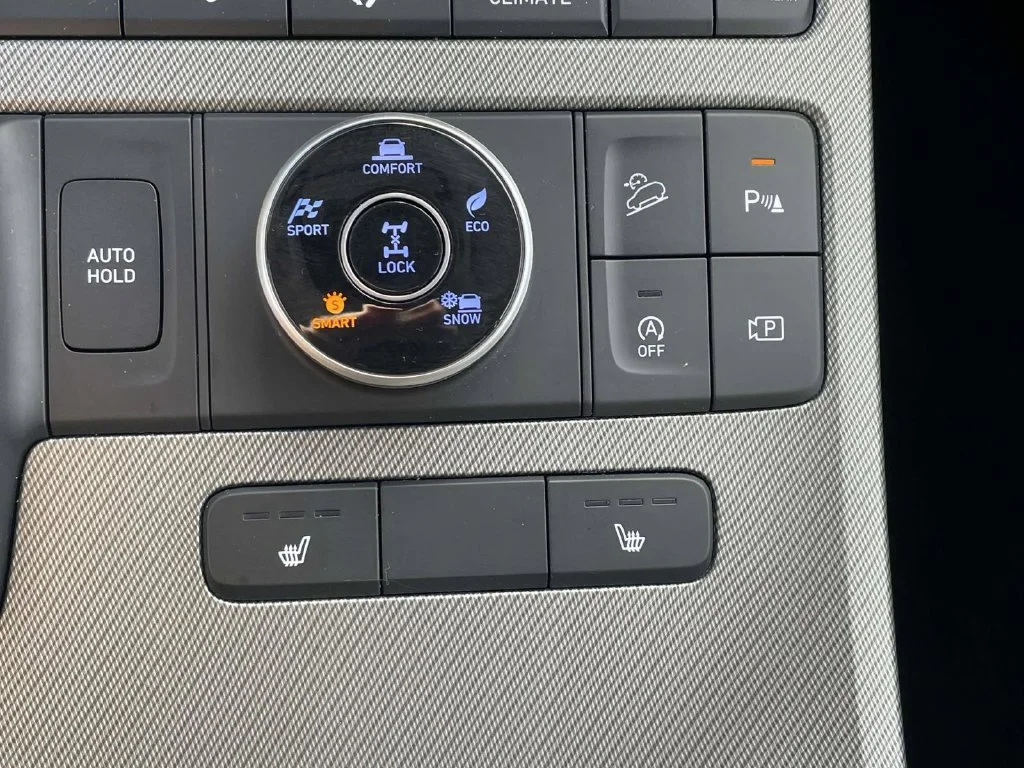 Certified Used 2025 Black Hyundai SEL image 40