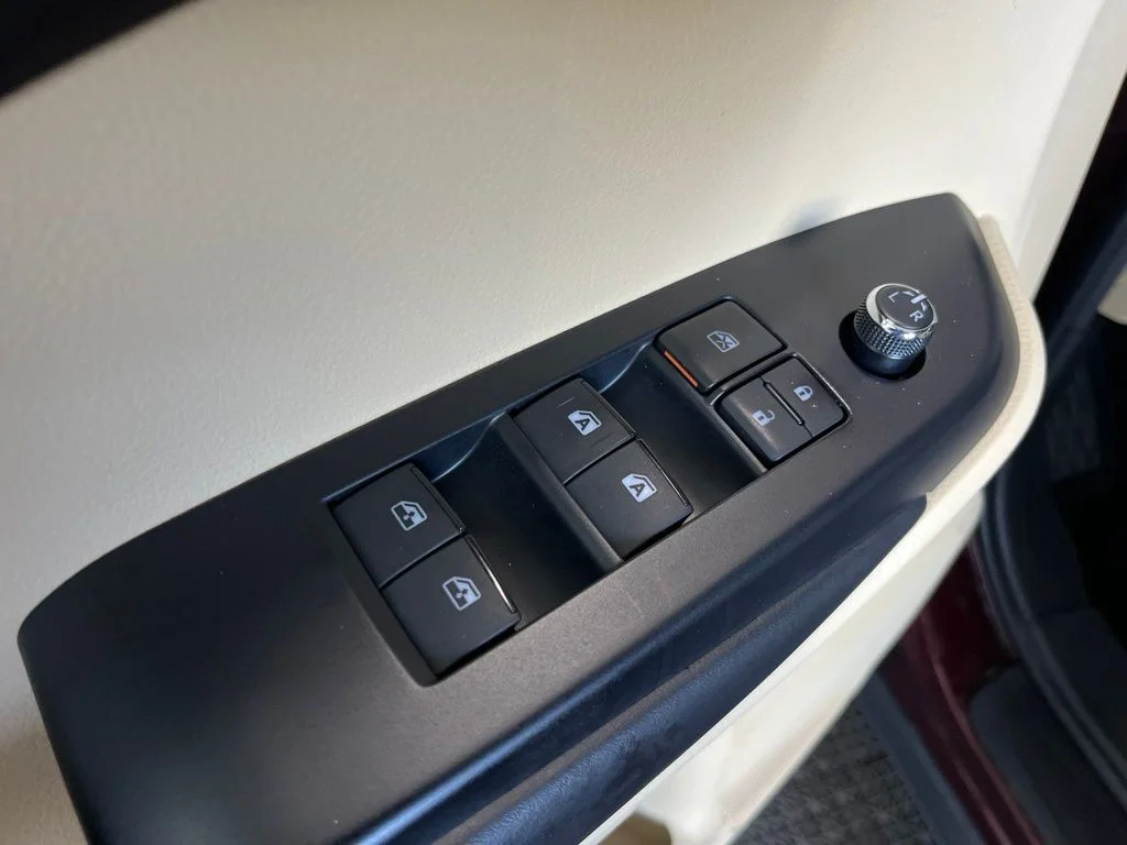 Used 2019 Red Toyota XLE image 5