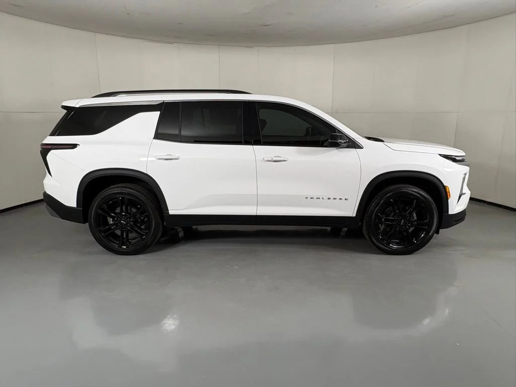 New 2026 Summit White Chevrolet LT image 10