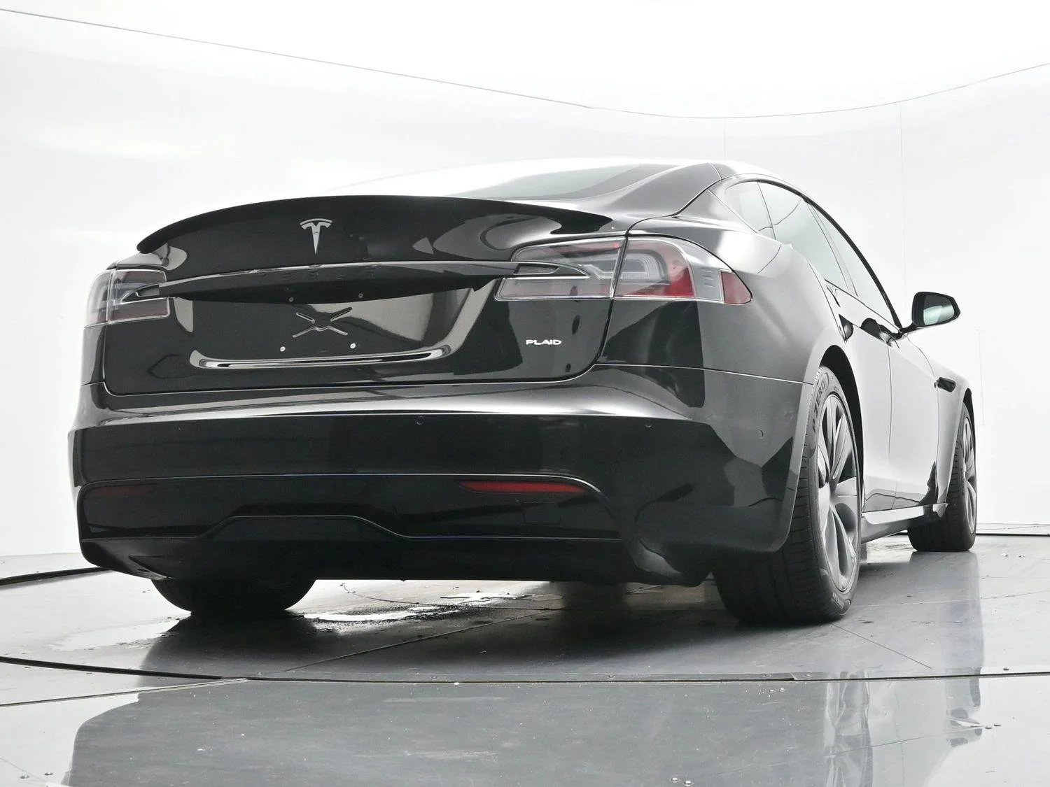 Used 2021 Black Tesla Plaid image 43