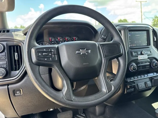 Used 2025 White Chevrolet Custom Trail Boss image 34
