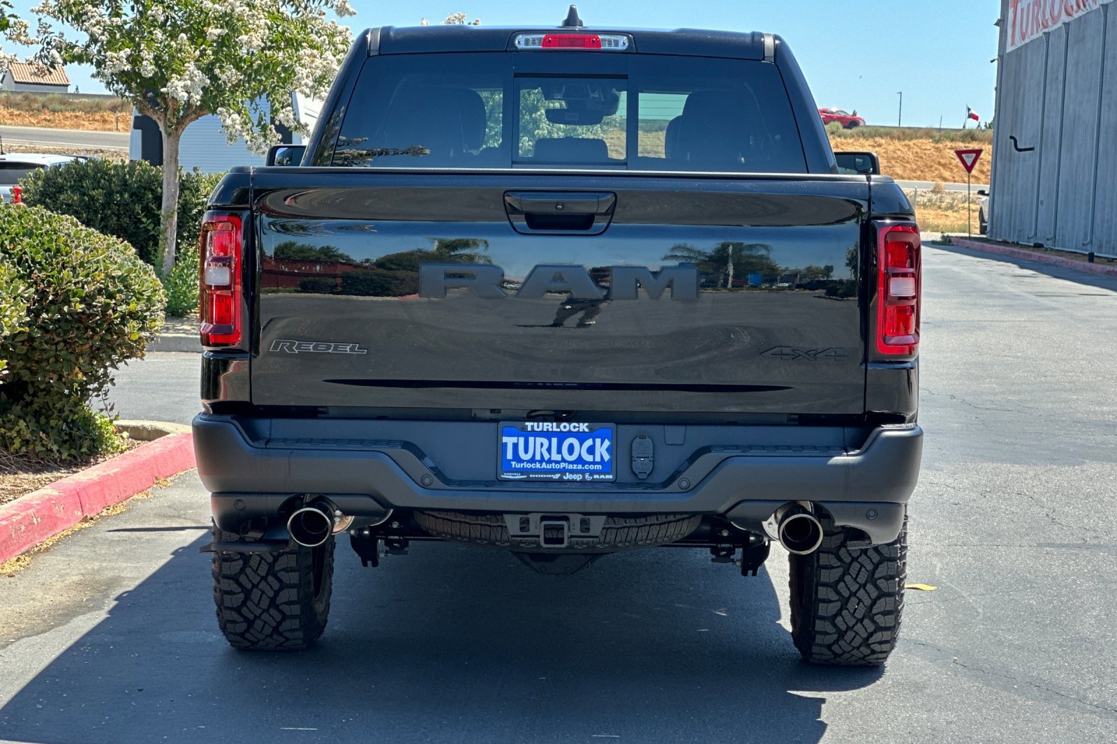 View vehicle photo 5