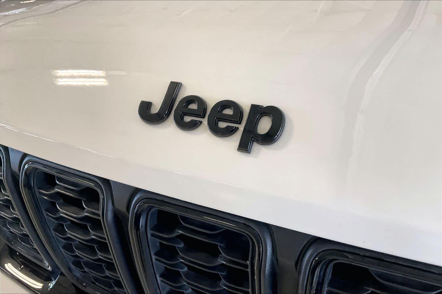 Used 2023 Bright White Clearcoat Jeep Limited image 30