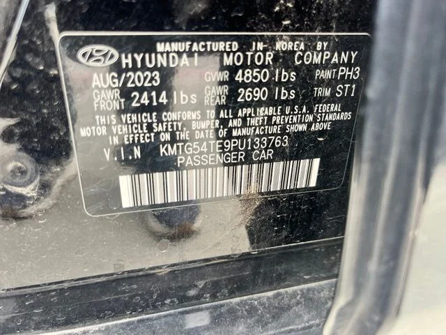 Used 2023 Black Genesis 3.3T image 15