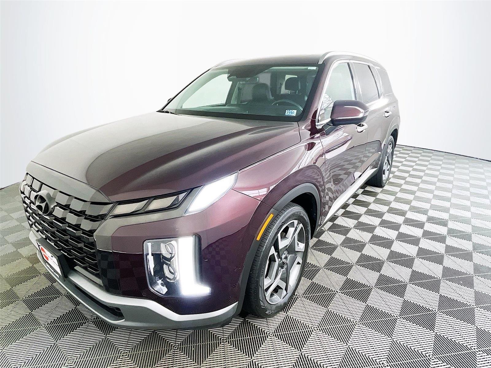 Used 2023 Sierra Burgundy Hyundai Limited image 3
