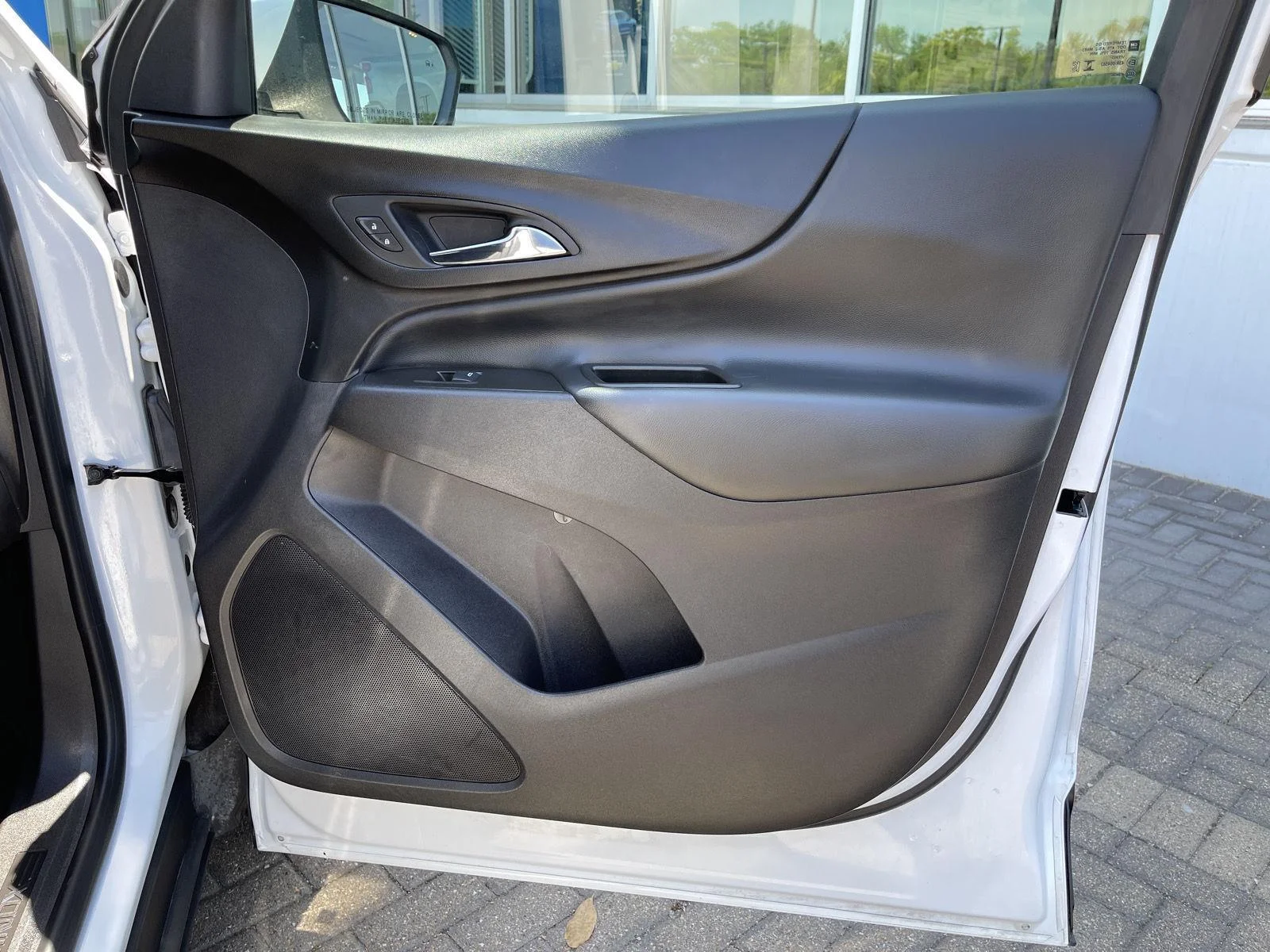 Used 2024 Summit White Chevrolet LT image 31