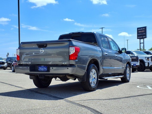 Used 2018 Gray Nissan SV image 7