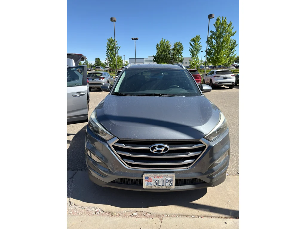 Used 2017 Gray Hyundai  image 2