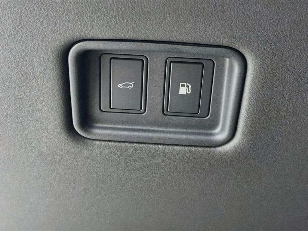 New 2026 Fuji White Land Rover Dynamic SE image 10