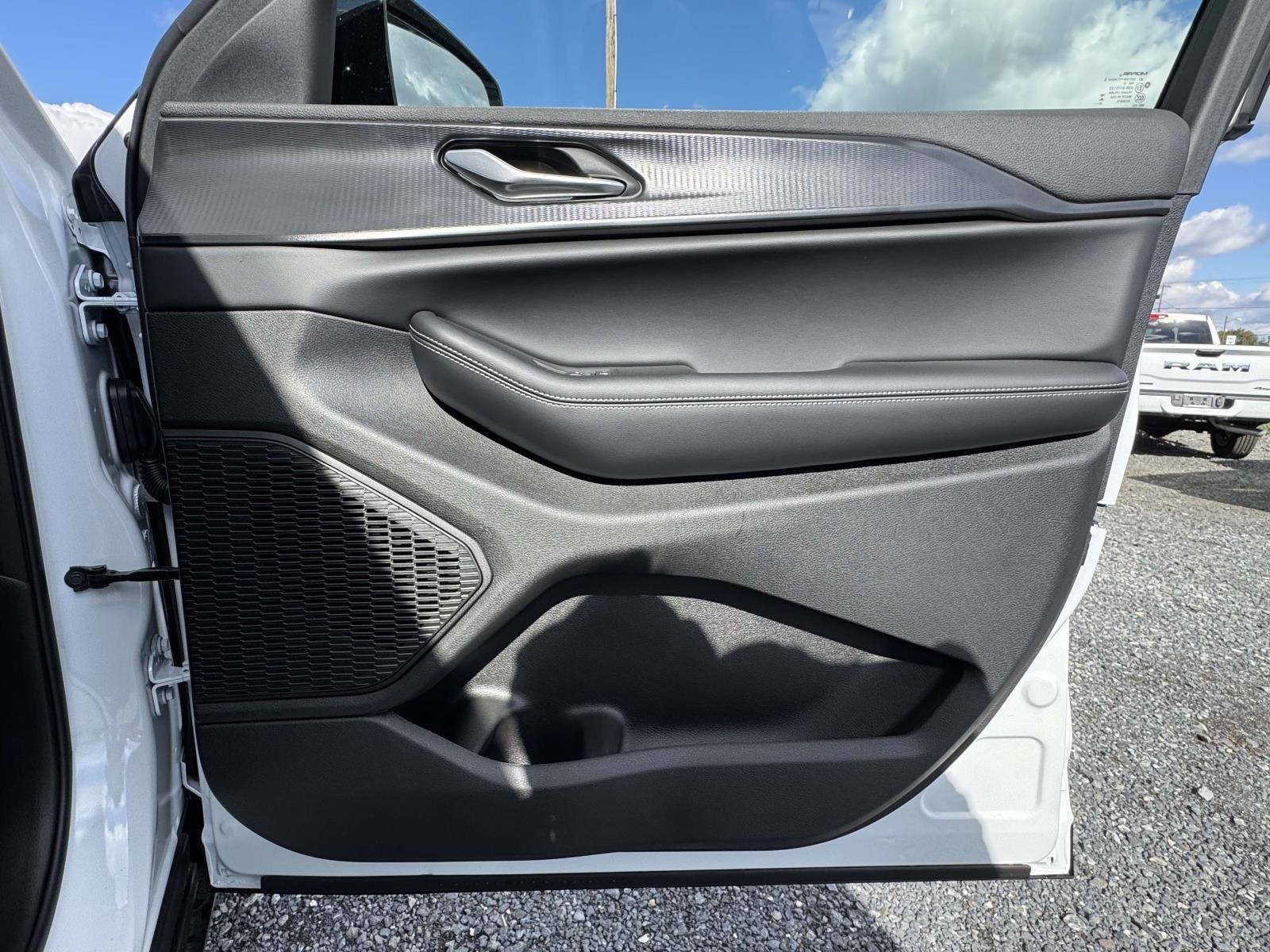 2025 Jeep Grand Cherokee L Altitude - Photo 12