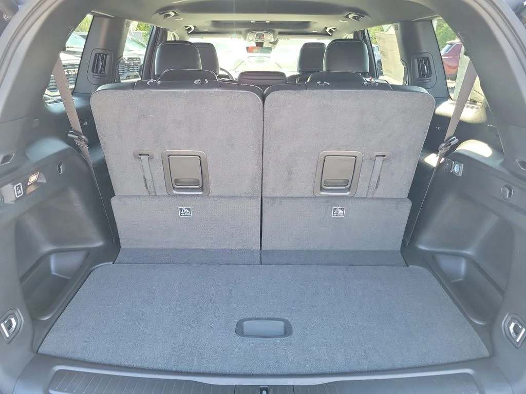 New 2026 Baltic Gray Metallic Clearcoat Jeep Altitude image 27