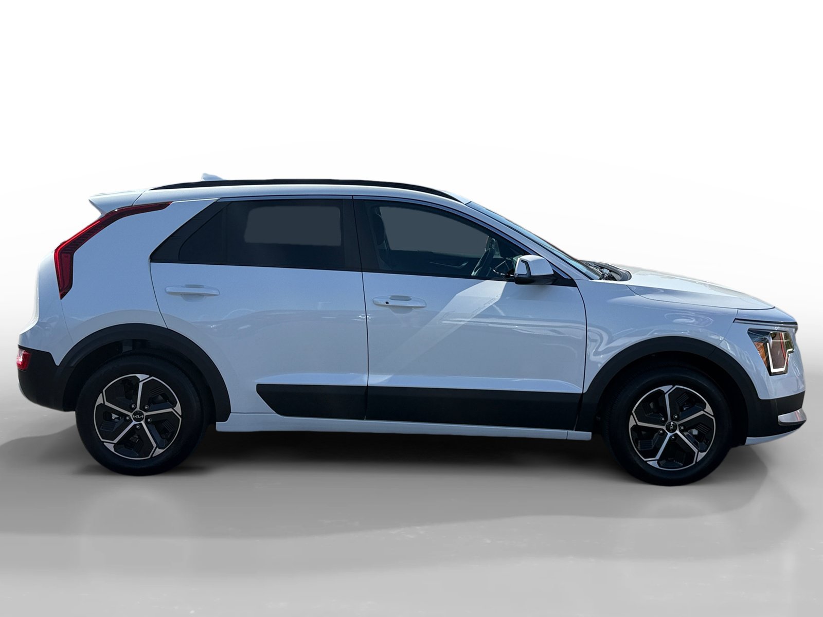 Certified Used 2025 Snow White Pearl Kia EX image 6