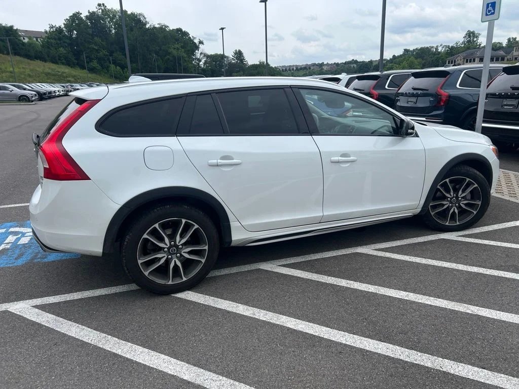 Used 2015 Crystal White Pearl Volvo T5 Platinum image 12