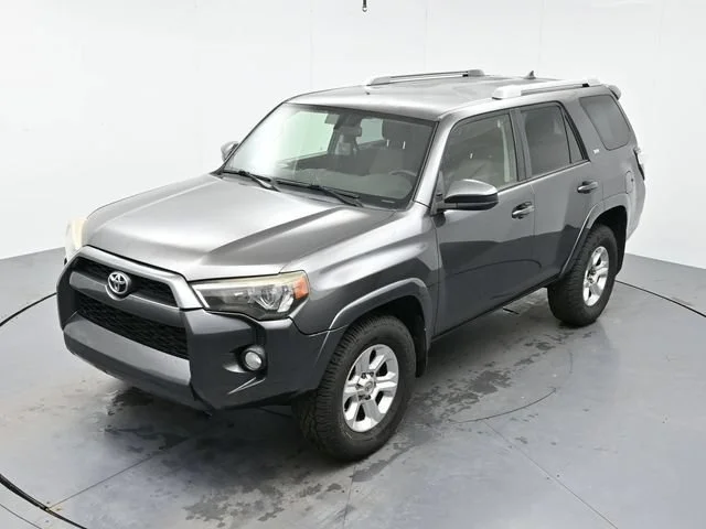 Used 2014 Magnetic Gray Met Toyota SR5 image 19