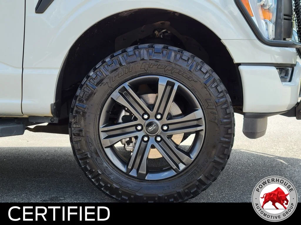 Used 2022 White Ford Lariat image 11