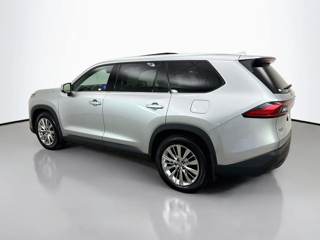 Used 2024 Silver Toyota Platinum image 5