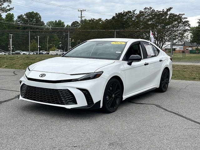 Used 2026 White Toyota SE Nightshade image 5