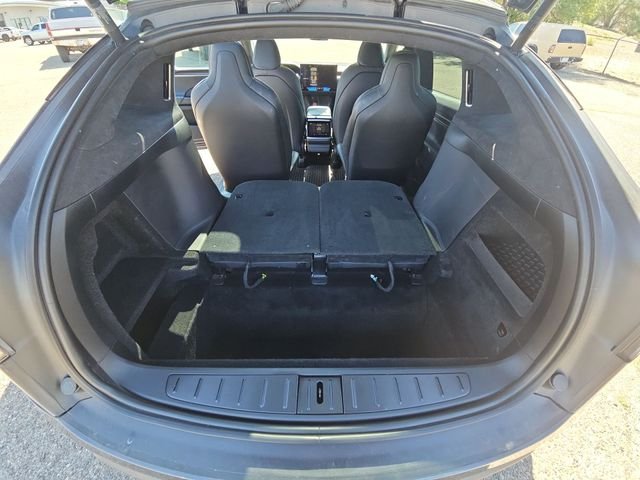 2022 Tesla Model X Long Range - Photo 17