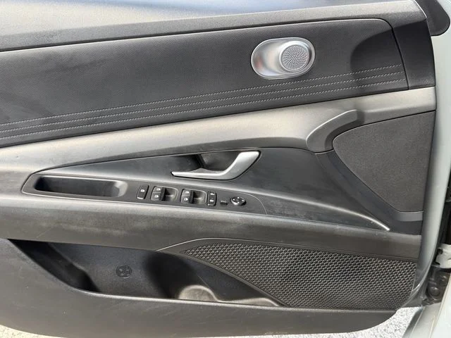 Used 2022 Gray Hyundai SEL image 31