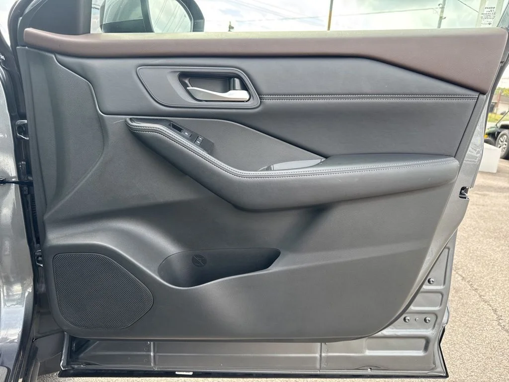Used 2023 Gray Nissan SV image 22
