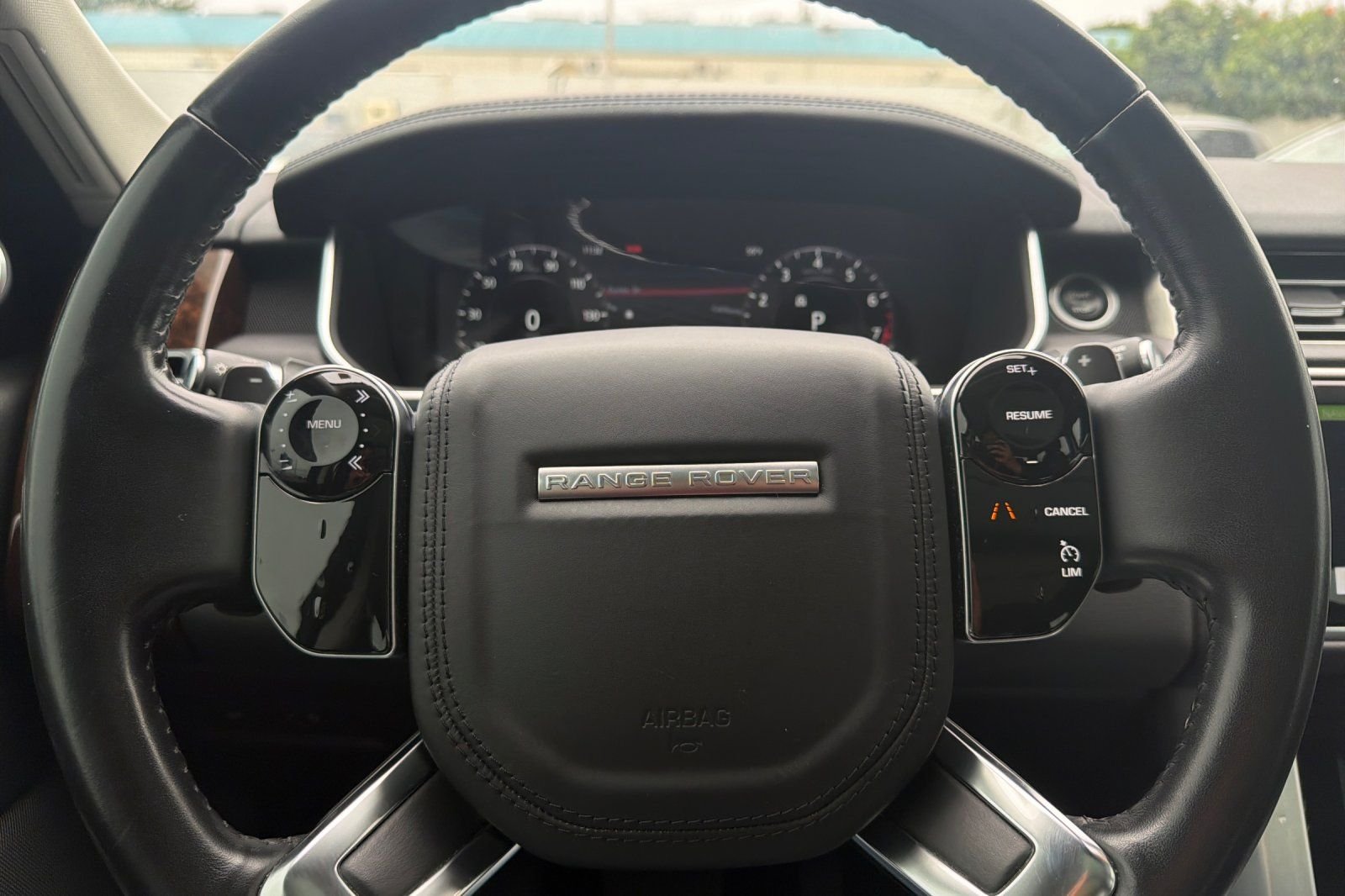 Used 2020  Land Rover SWB image 29