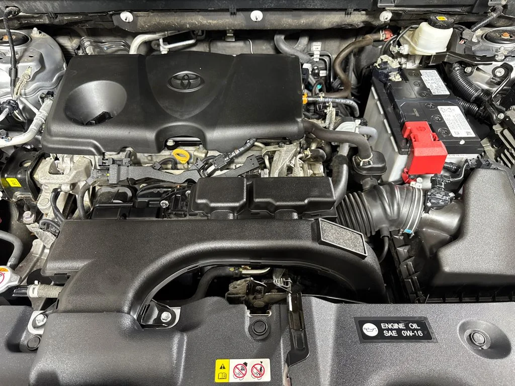 Used 2020 Silver Sky Metallic Toyota XLE image 16