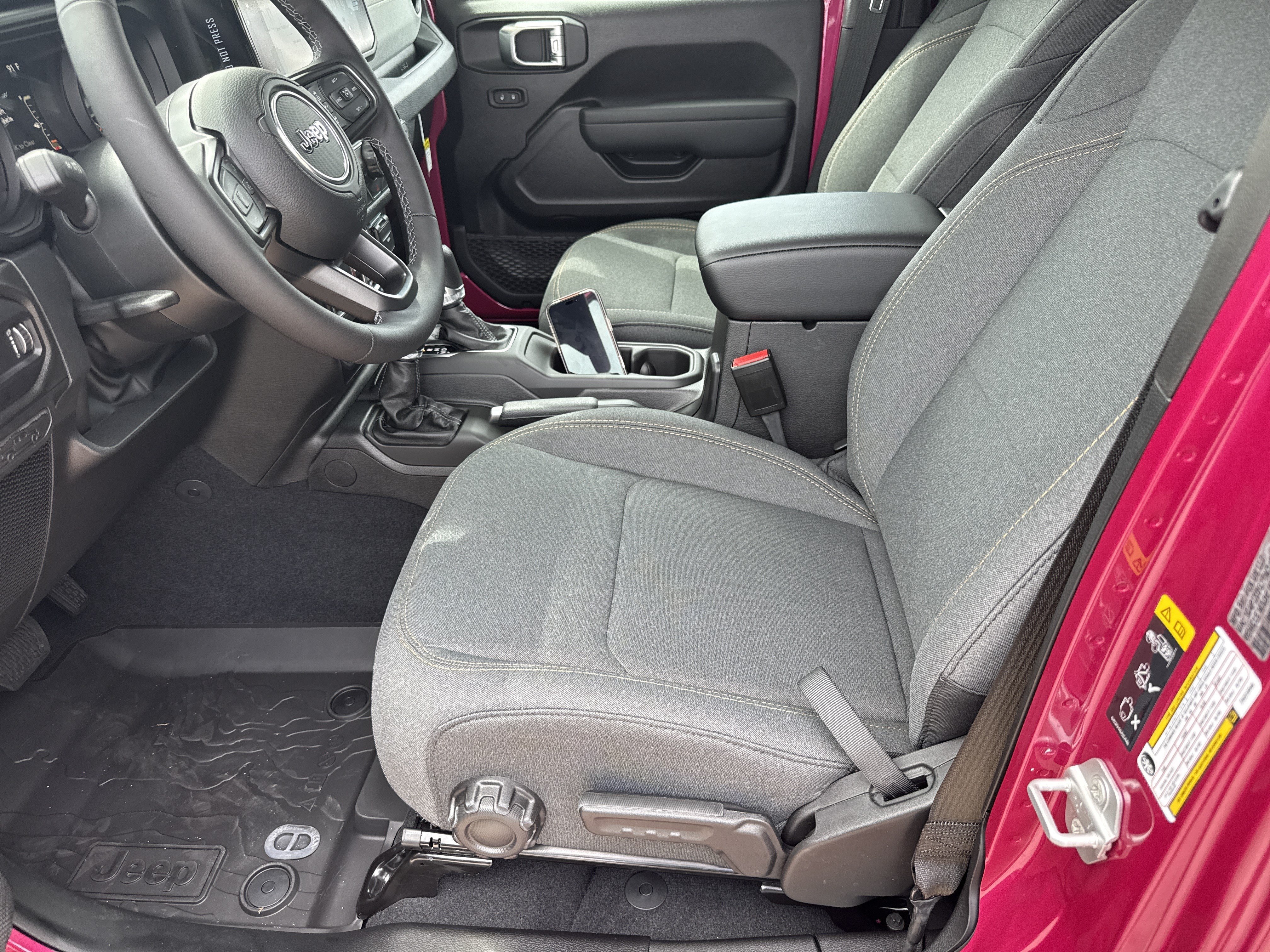 New 2026 Tuscadero Pearlcoat Jeep Sport S image 9