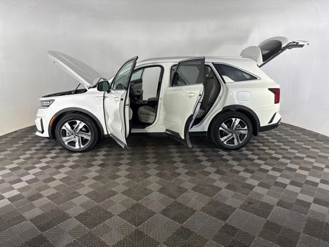Used 2023 White Kia SX Prestige image 11