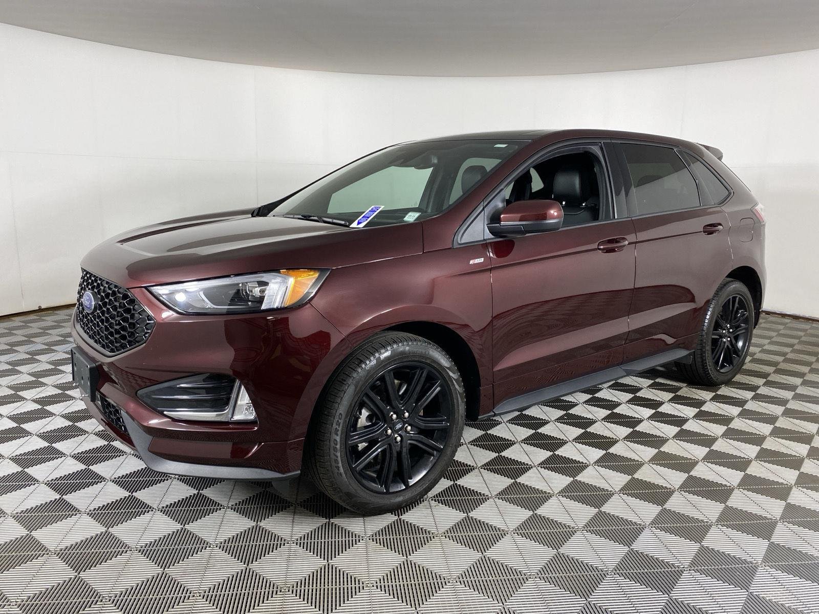 Used 2023 Burgundy Velvet Metallic Tinted Clearcoat Ford ST-Line image 3