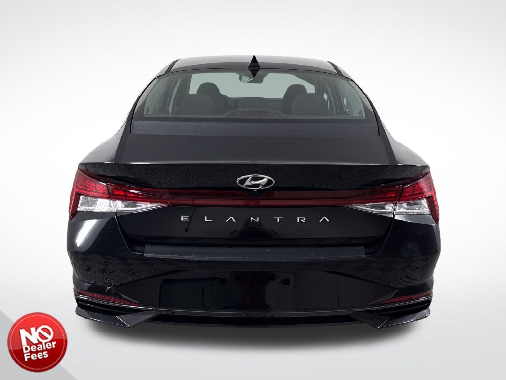 Used 2022 Black Hyundai SEL image 5