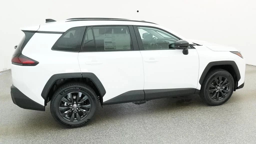New 2026 Ice Cap Toyota XLE Premium image 16