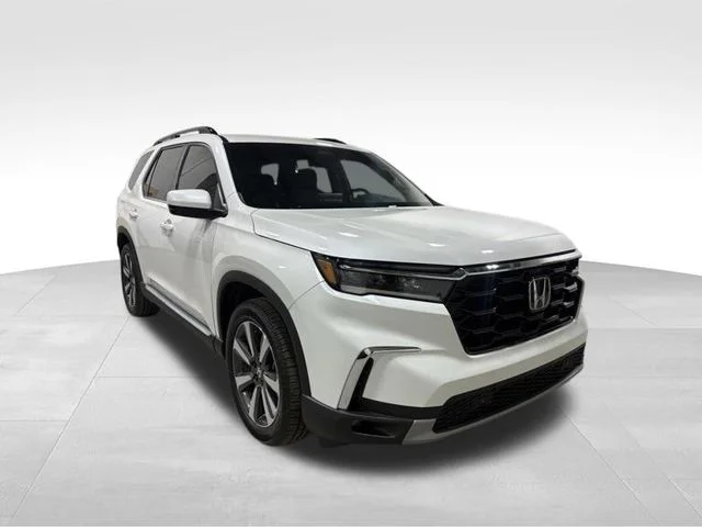 Used 2024 Platinum White Pearl Honda Touring image 8