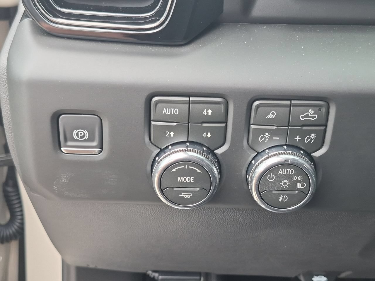 2026 GMC Sierra 1500 AT4 - Photo 18