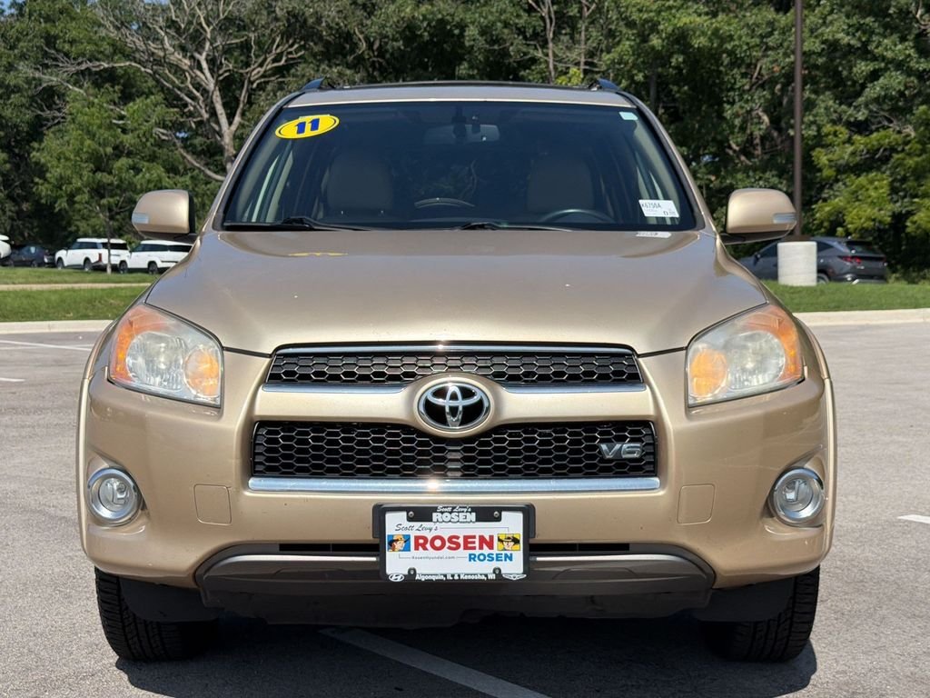 Used 2011  Toyota Limited image 2