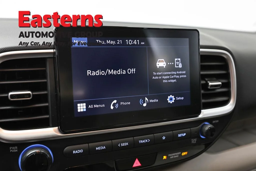 Used 2025 Red Hyundai SEL image 18