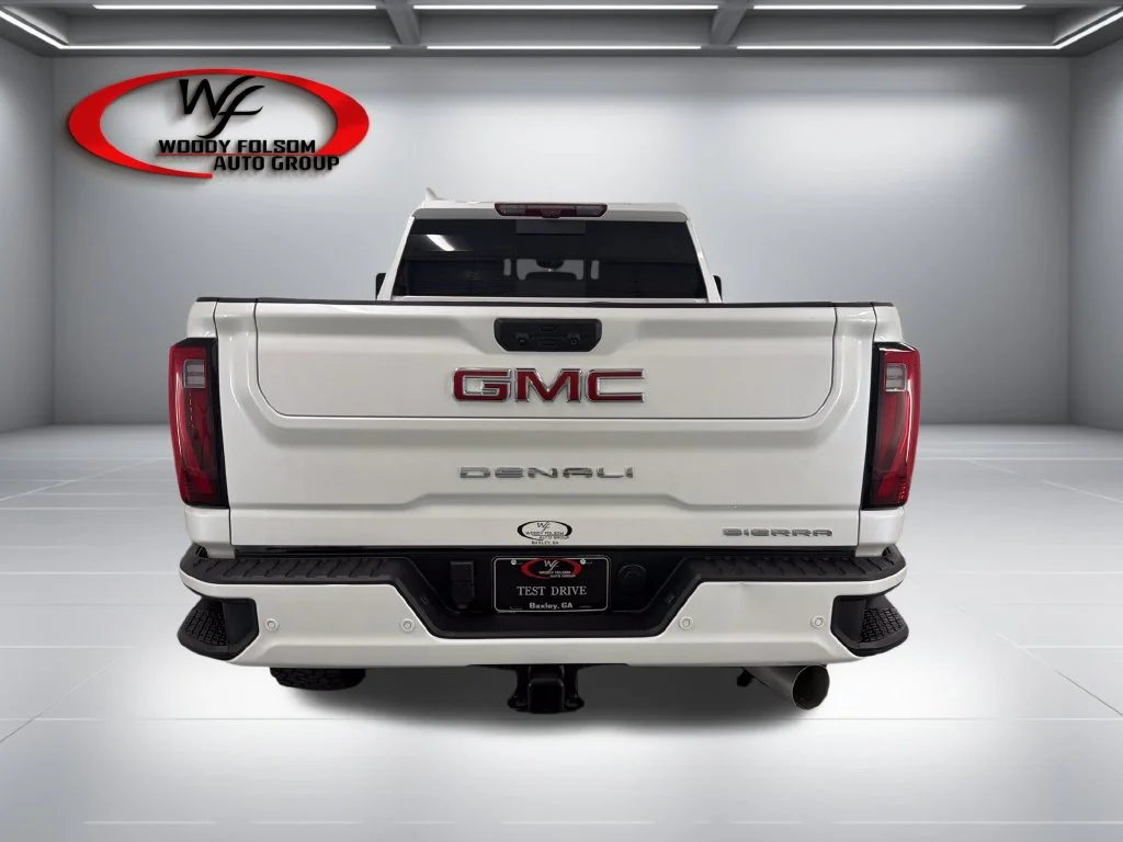 Used 2024 White GMC Denali image 7