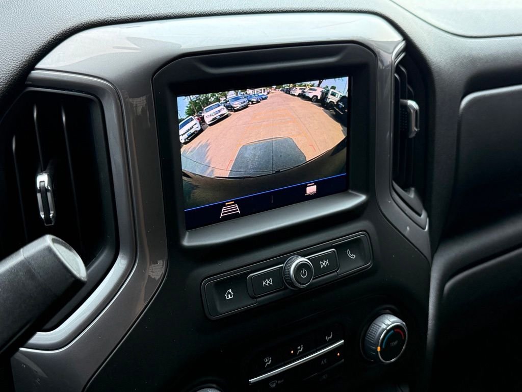 Used 2022 Black Chevrolet Custom image 21