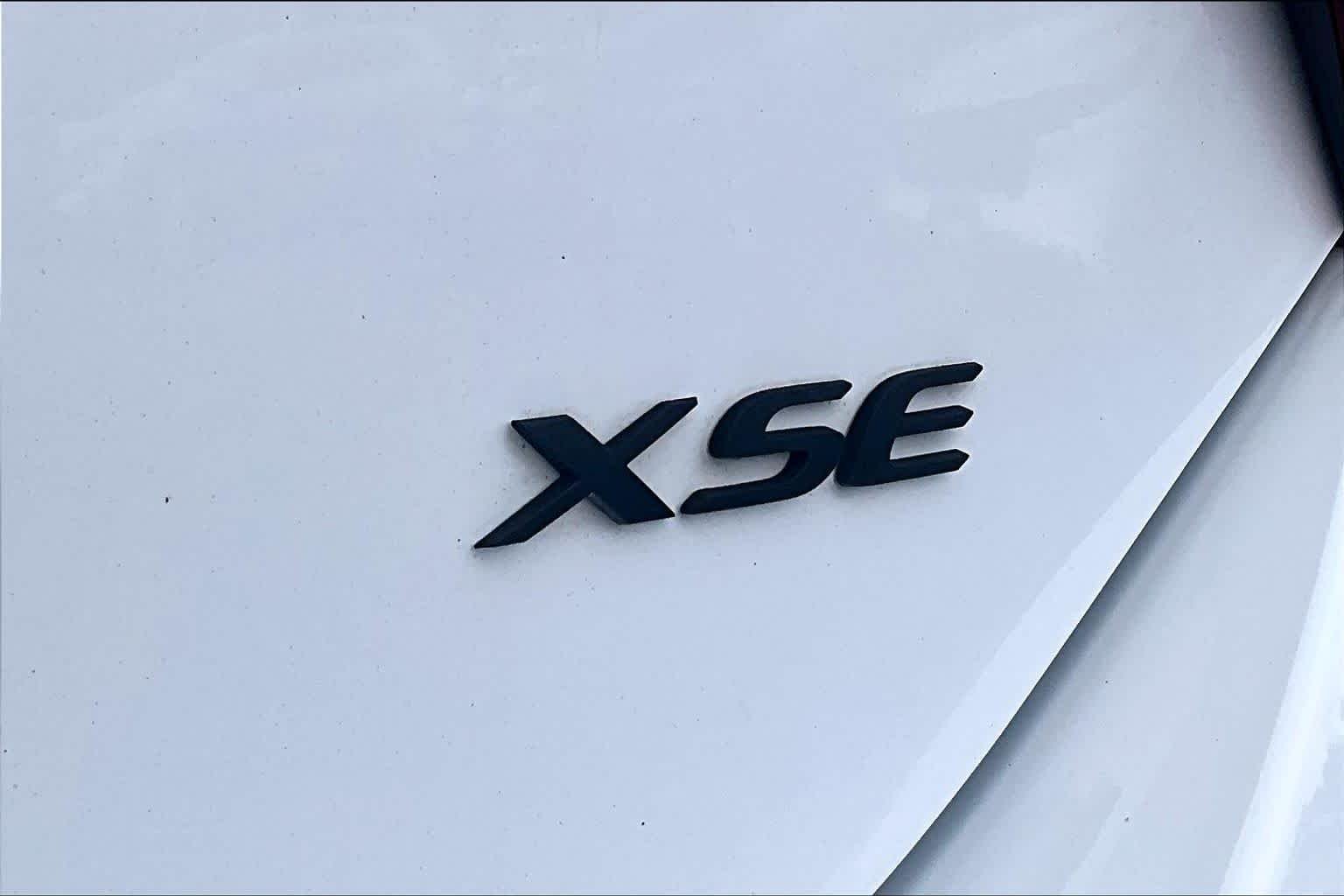 Used 2017 Super White Toyota XSE image 9