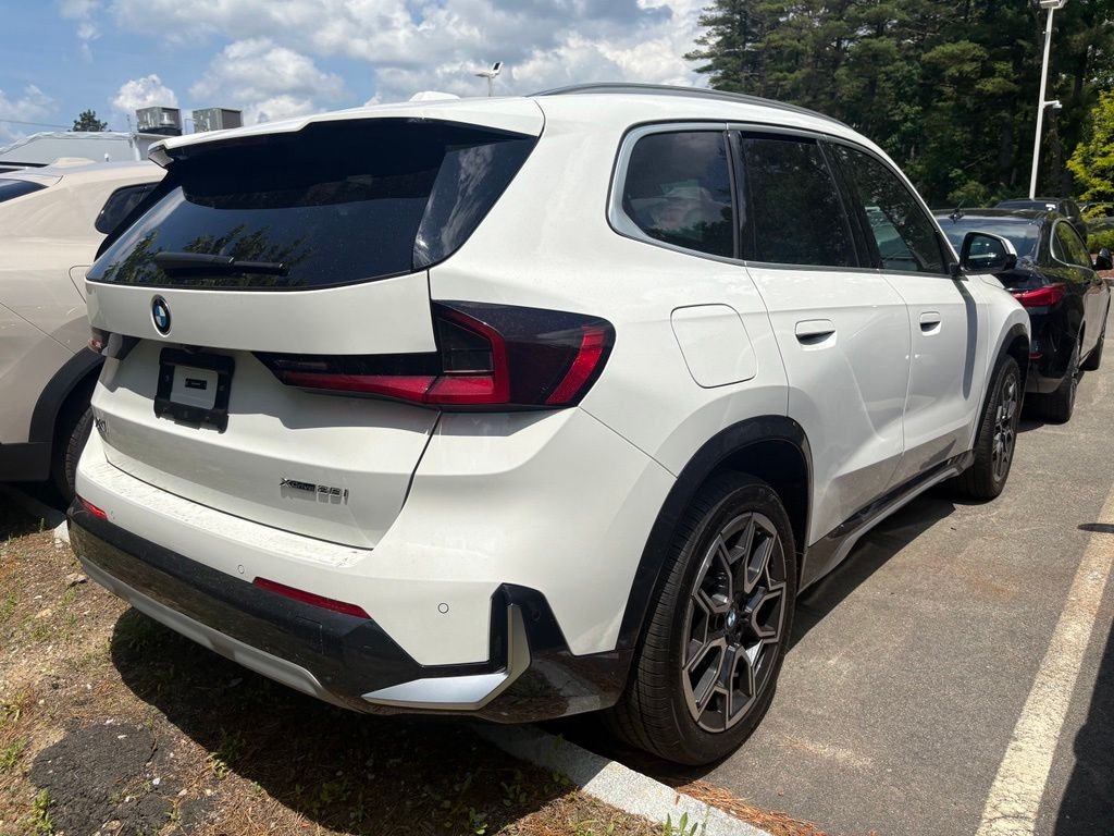 Used 2026 Alpine White BMW xDrive28i image 4